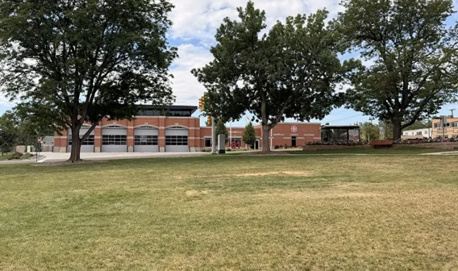 Midway Park, Broomfield: Broomfield fire station right next to the park