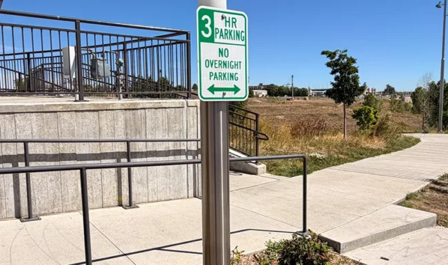 Three-hour parking sign at Westminster Station Park