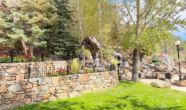 Bronze mountain lion sculpture: Mountain Life Park in Black Hawk, Colorado