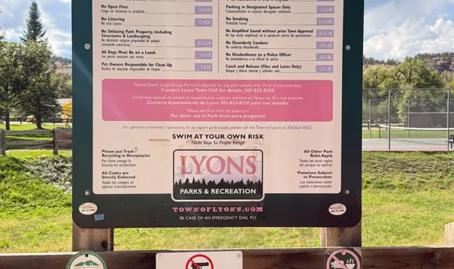 Bohn Park entrance rules sign in Lyons, Colorado